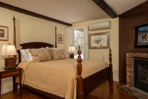 Liberty Hill Inn image 3